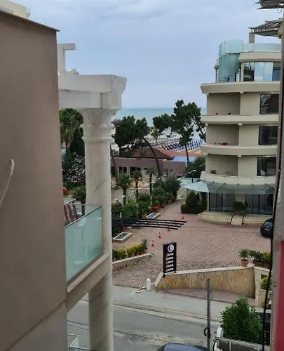 Eja's Lägenhet Golem (Tirana)